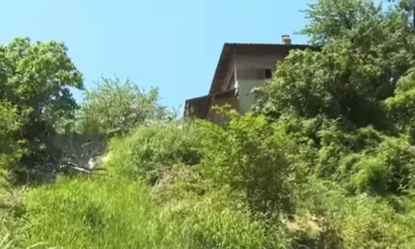Σοκ στην Iταλία: Αδέρφια «φαντάσματα» ζούσαν απομονωμένα μέσα στο δάσος – Δεν μιλούν, φοράνε πάνες