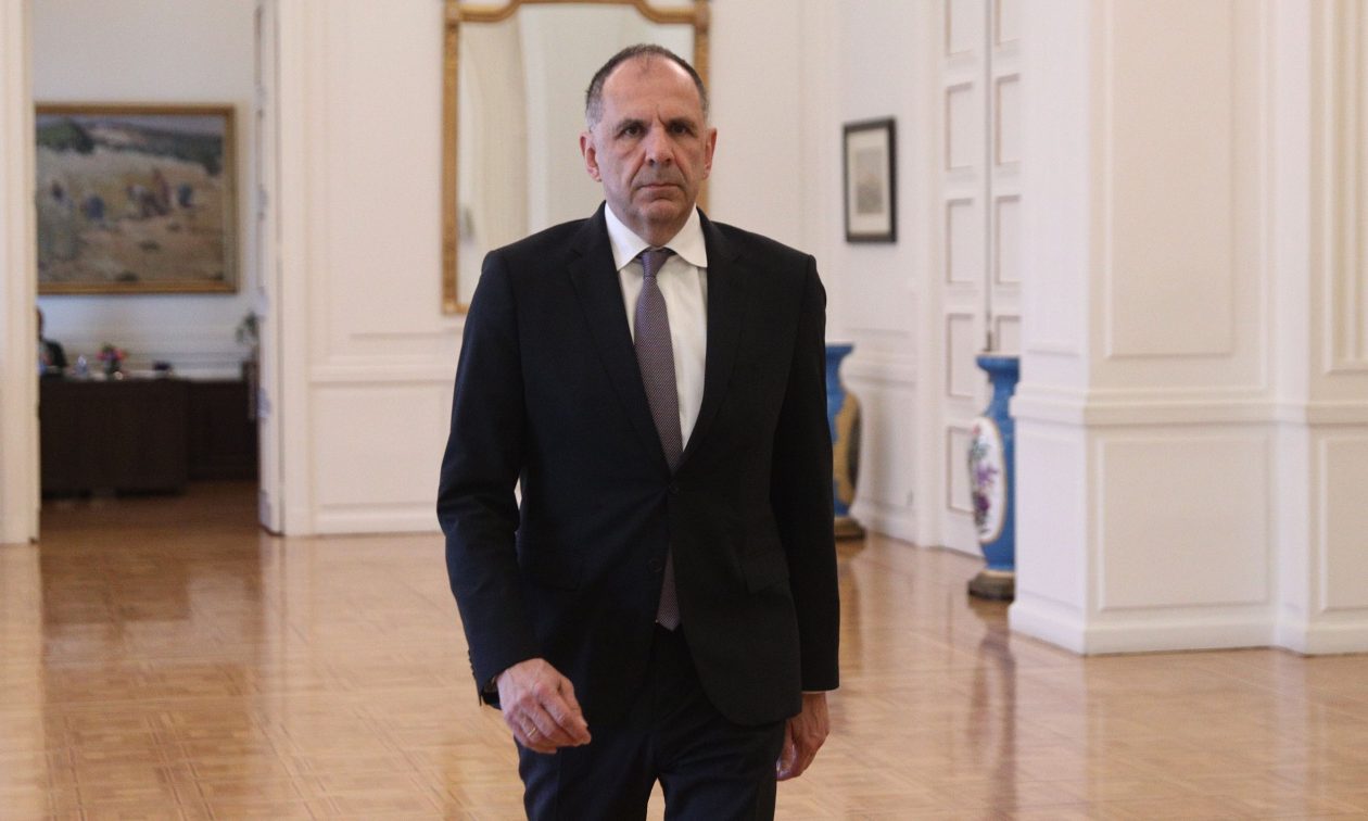 Συνάντηση Γεραπετρίτη-Χαφτάρ στη Λιβύη