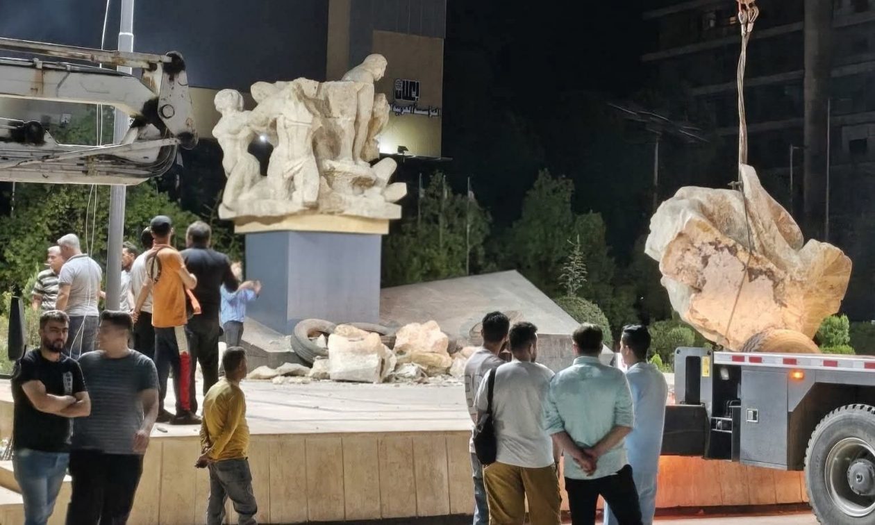 Συρία: Κατέστρεψαν – κατά την τζιχαντιστική παράδοση – άγαλμα στο κέντρο του Χαλεπίου