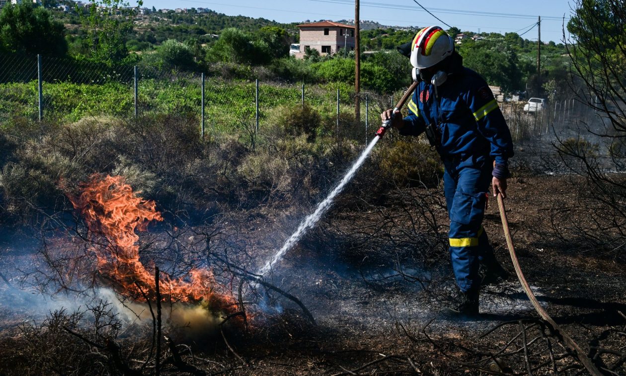 Φωτιά στα Πλανά Χαλκιδικής – Επιχειρούν ισχυρές επίγειες και εναέριες δυνάμεις
