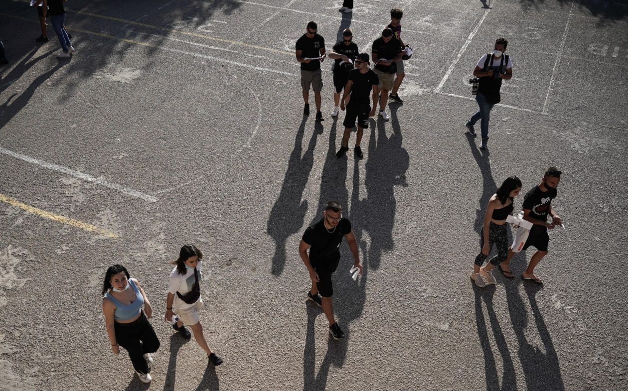 Ολλανδία: Αύξηση της συγκέντρωσης και της διαδραστικότητας των μαθητών δίχως κινητά