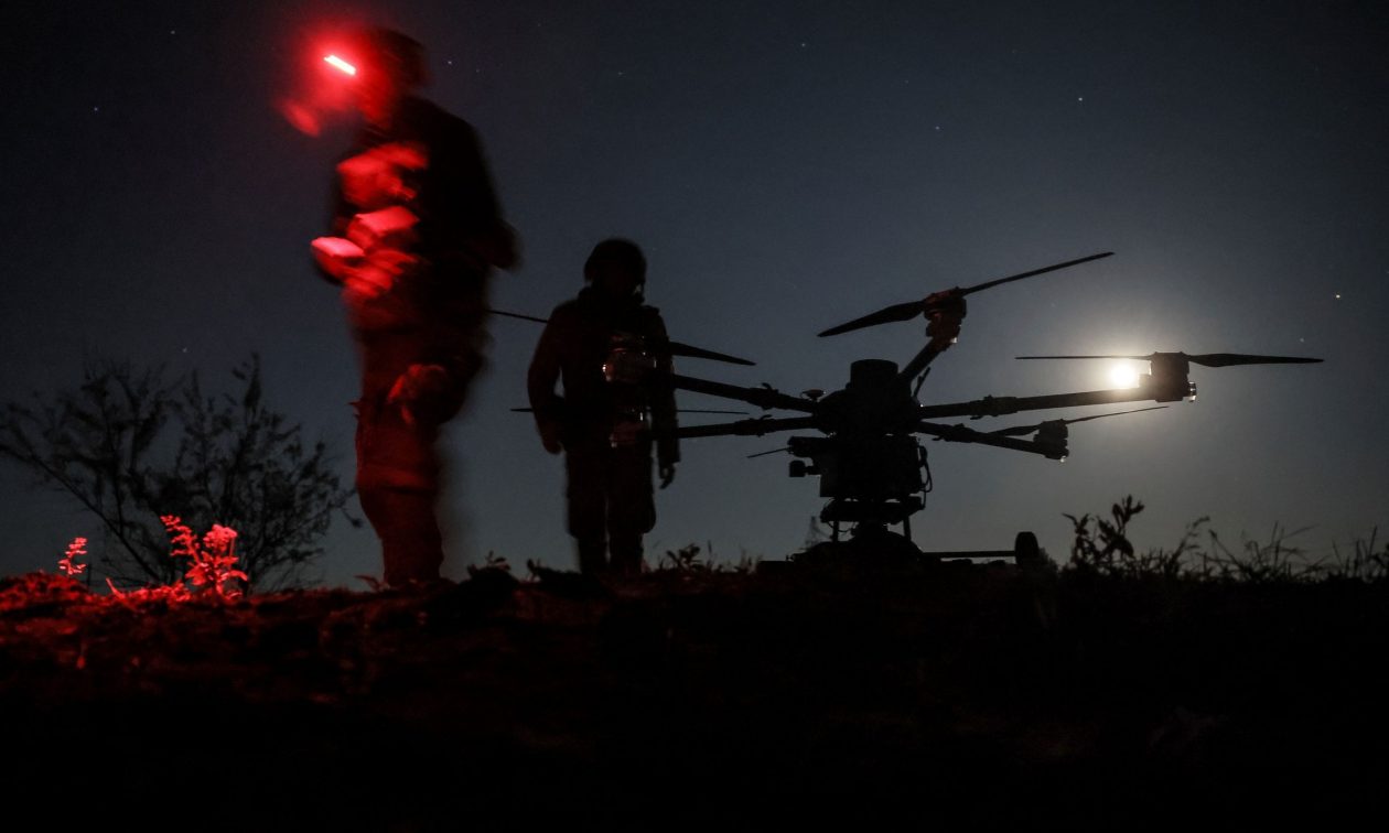 Ρωσία: Κατέρριψε δεκάδες ουκρανικά drones – Επιθέσεις και στην Αγία Πετρούπολη