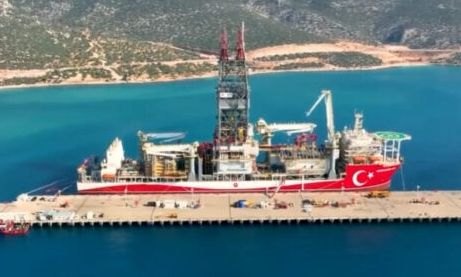 Η Τουρκία αγοράζει άλλα δύο πλωτά γεωτρύπανα και στέλνει το ένα στη Λιβύη
