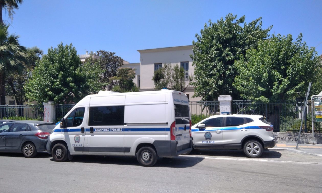 Στο Αυτόφωρο για μέθη γνωστός ηθοποιός που ήρθε Βόλο για παράσταση