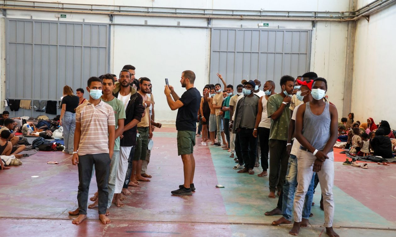Στο Λαύριο μεταφέρονται οι 520 μετανάστες που διασώθηκαν στα ανοιχτά νότια της Γαύδου