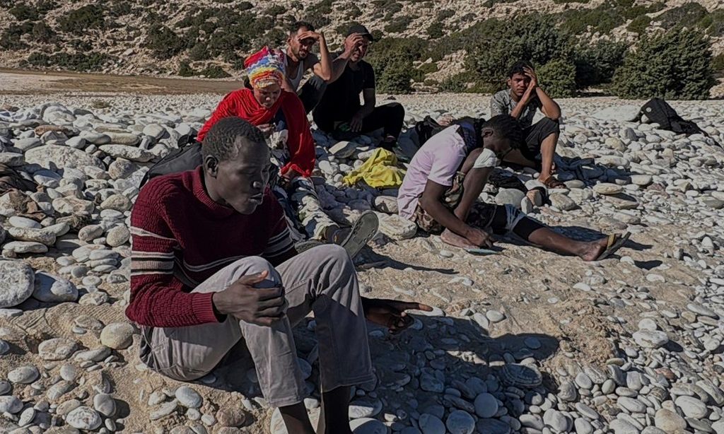 Λιβύη: Τα πολυπλόκαμα δίκτυα διακίνησης μεταναστών από τη Σαχάρα ως την Κρήτη – Ο ρόλος των ΜΚΟ