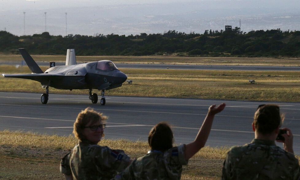 «Ψαλιδίζουν» τα φτερά των F-35 λειτουργικά προβλήματα – Τι αναφέρει βρετανική έκθεση
