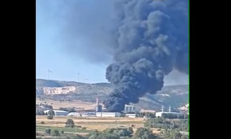 Φωτιά κοντά σε βιοτεχνία ανακύκλωσης στην Αλεξανδρούπολη – 112 για επικίνδυνους καπνούς