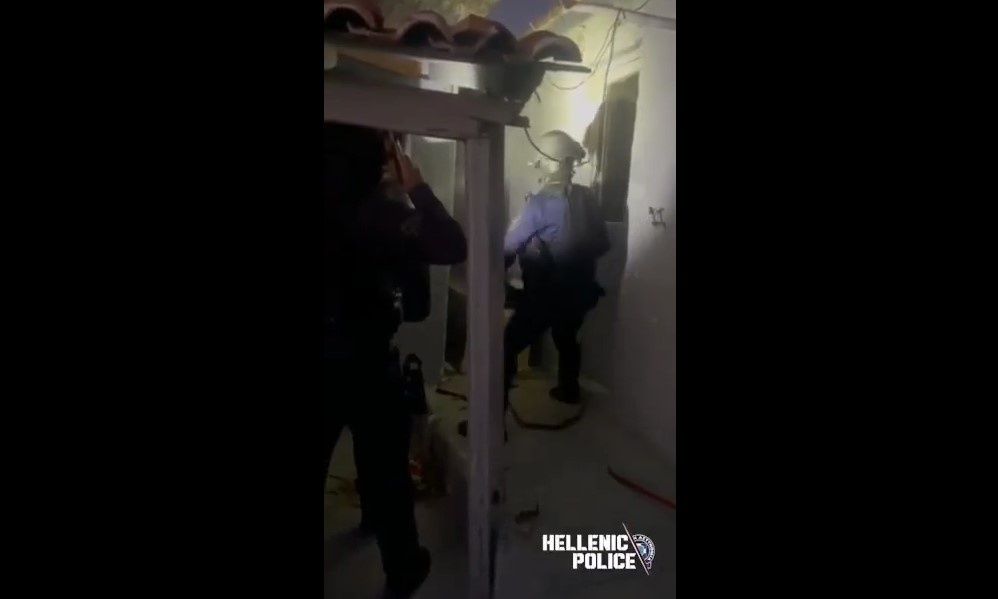 Επιχείρηση «σκούπα» σε καταυλισμό στον Γέρακα: Όπλα, ενισχυτές και… 16 προσαγωγές