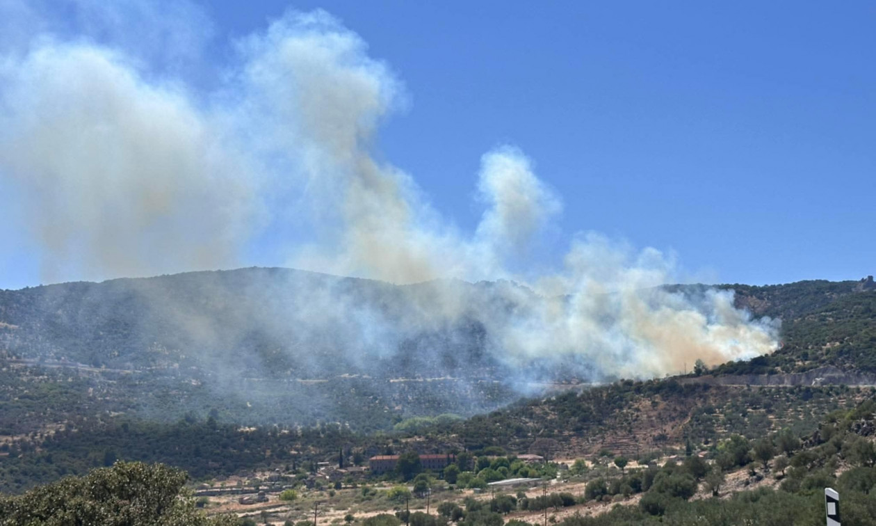 Νέα φωτιά τώρα στην Μυτιλήνη – Καίει στον Άγιο Ιγνάτιο