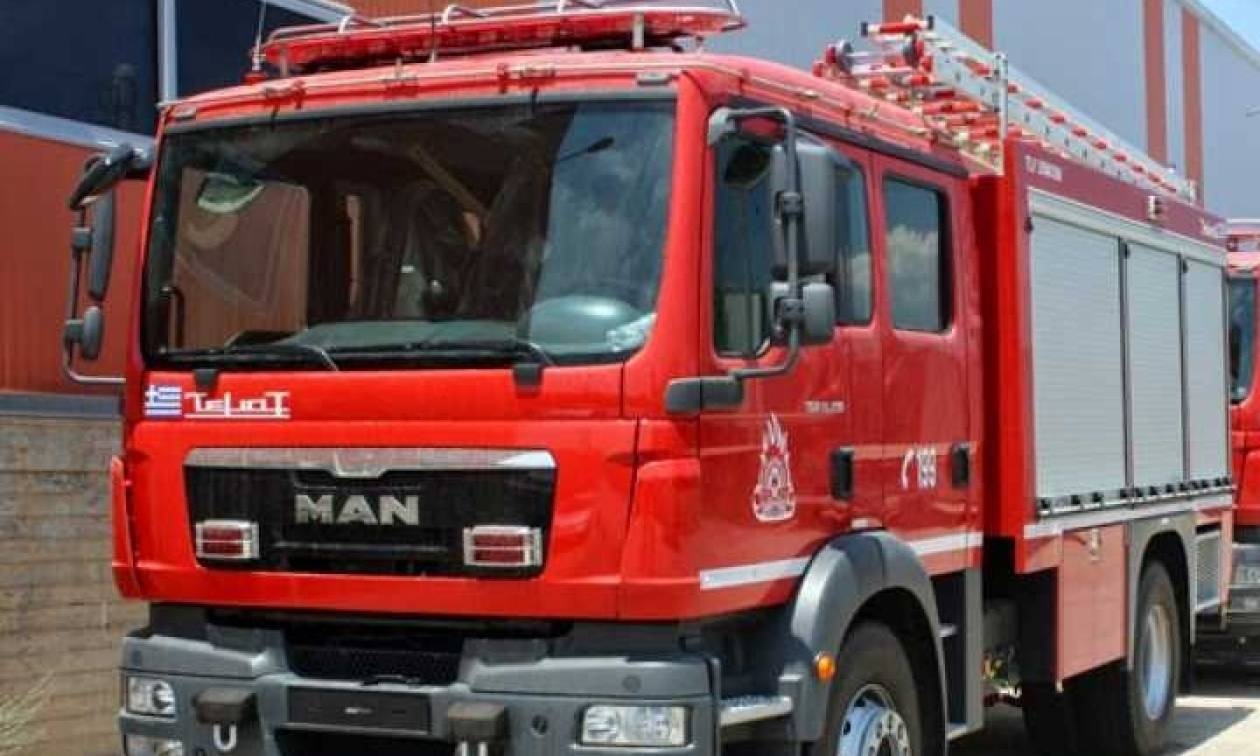 Θεσσαλονίκη: Σε ύφεση η φωτιά σε επιχείρηση ανακύκλωσης στη Σίνδο