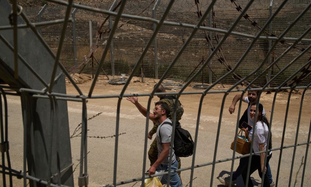 Συρία: Νέος γύρος συγκρούσεων μεταξύ Δρούζων και Βεδουϊνων – Σε τι ποντάρει το καθεστώς της Δαμασκού