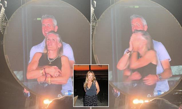 «Kiss cam» στη συναυλία των Coldplay: Πόσο θα κοστίσει στο Andy Byron η αγκαλιά που έγινε viral