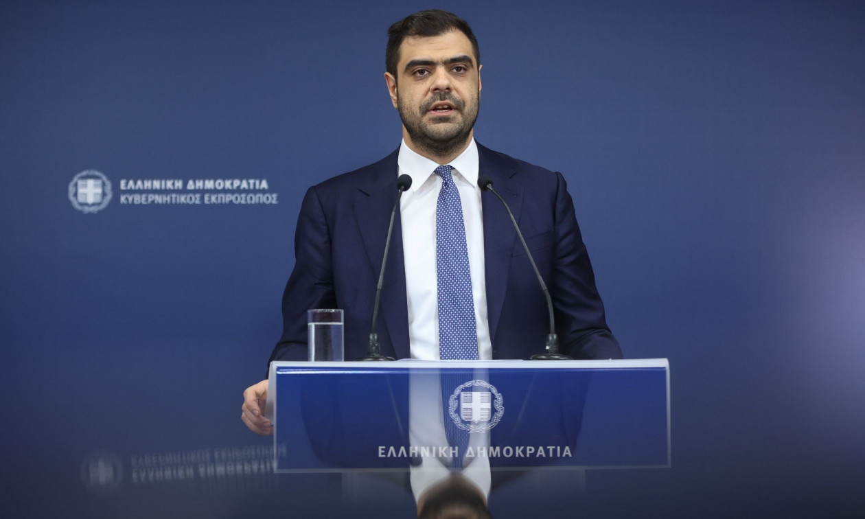 Η ενημέρωση των πολιτικών συντακτών από τον Παύλο Μαρινάκη – LIVE