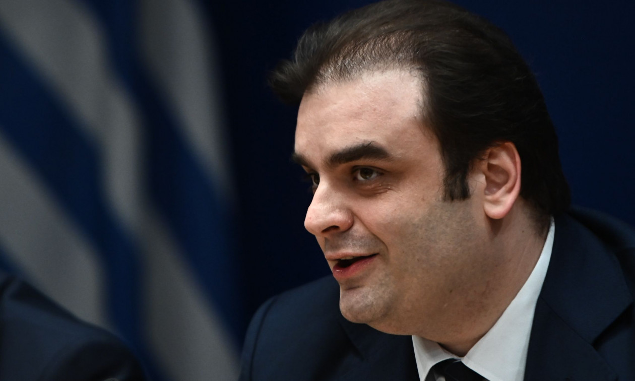 Ιδιωτικά ΑΤΜ: Στο στόχαστρο του ΥΠΟΙΚ οι υπέρογκες χρεώσεις – Τι ανακοίνωσε ο Πιερρακάκης