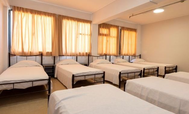 Υποστήριξη αστέγων πολιτών στις μεγάλες πόλεις λόγω καύσωνα – Ποιες αίθουσες ανοίγουν