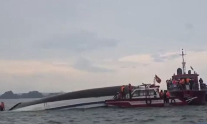 Ναυάγιο στο Βιετνάμ: 10χρονος επιβίωσε σε θύλακα αέρα στο βυθισμένο σκάφος