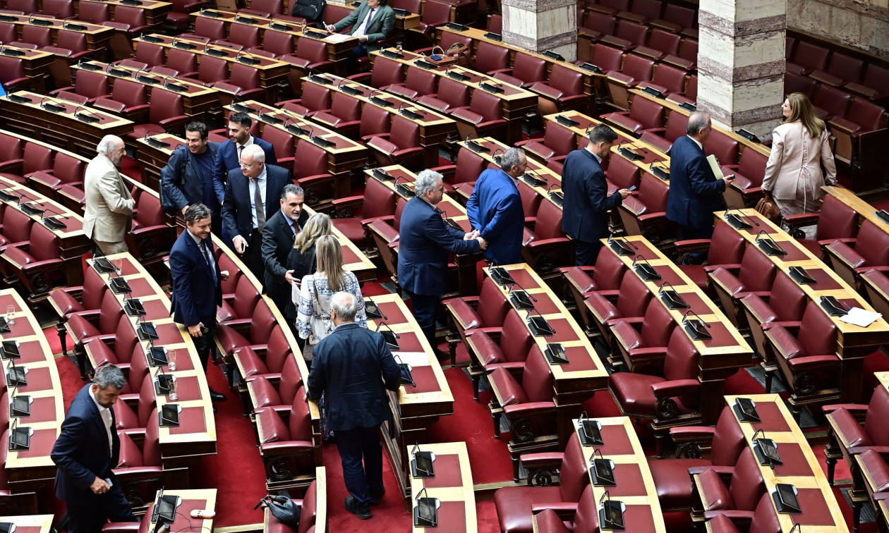 Βουλή: Ξεκίνησε η ψηφοφορία για τη δίωξη Καραμανλή για «παράβαση καθήκοντος»