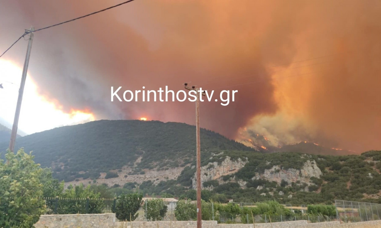 Φωτιά στην Κορινθία: Μάχη με τις φλόγες δίνει η Πυροσβεστική – Live εικόνα από το πύρινο μέτωπο
