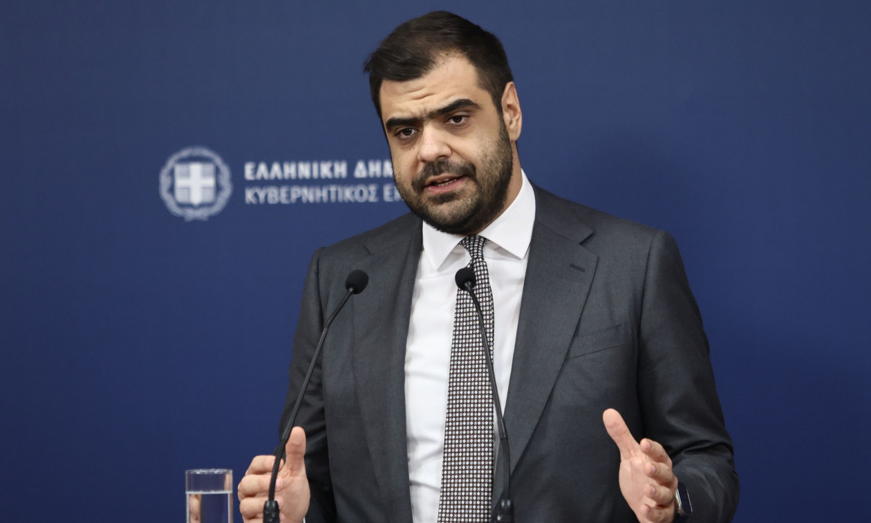 Η ενημέρωση των πολιτικών συντακτών από τον Παύλο Μαρινάκη – LIVE