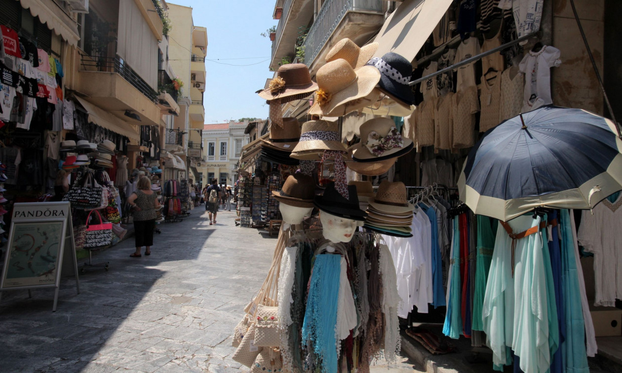 Θησείο: Τρόμο για δύο ανήλικα κορίτσια – Σύρος με μαχαίρι κατέβασε τα ρούχα του και φώναζε «come»