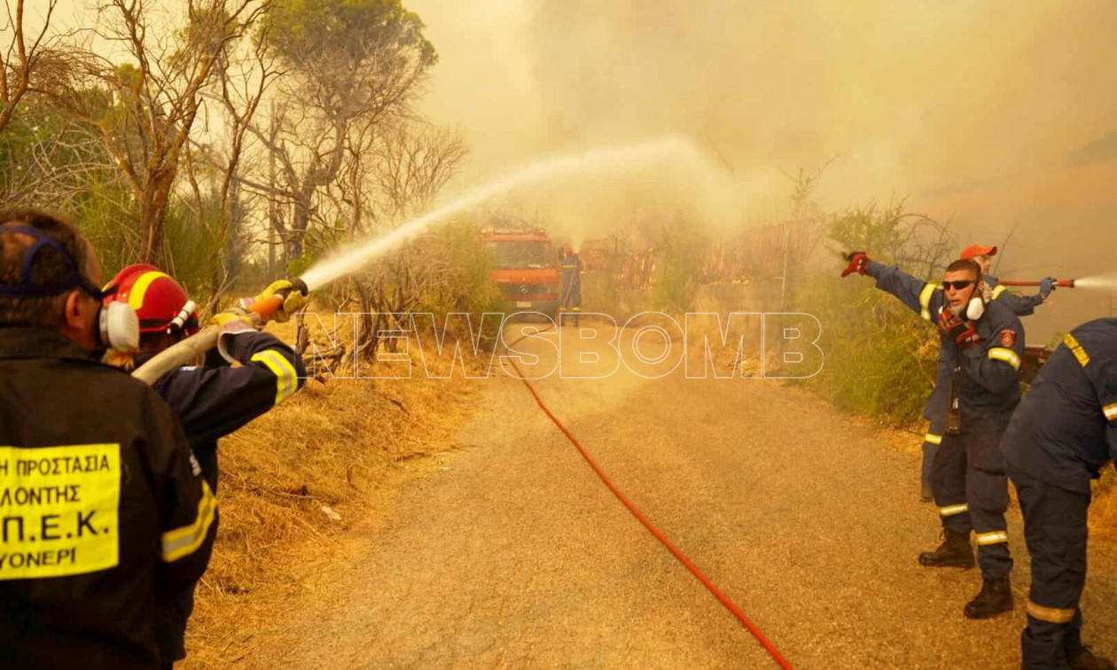 LIVE BLOG: Σε πύρινο κλοιό Αφίδνες, Εύβοια, Κύθηρα και Μεσσηνία – Συνεχείς εκκενώσεις οικισμών