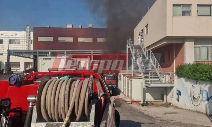 Πάτρα: Φωτιά στο Γενικό Νοσοκομείο «Άγιος Ανδρέας» – 58 ασθενείς μεταφέρονται σε άλλες κλινικές