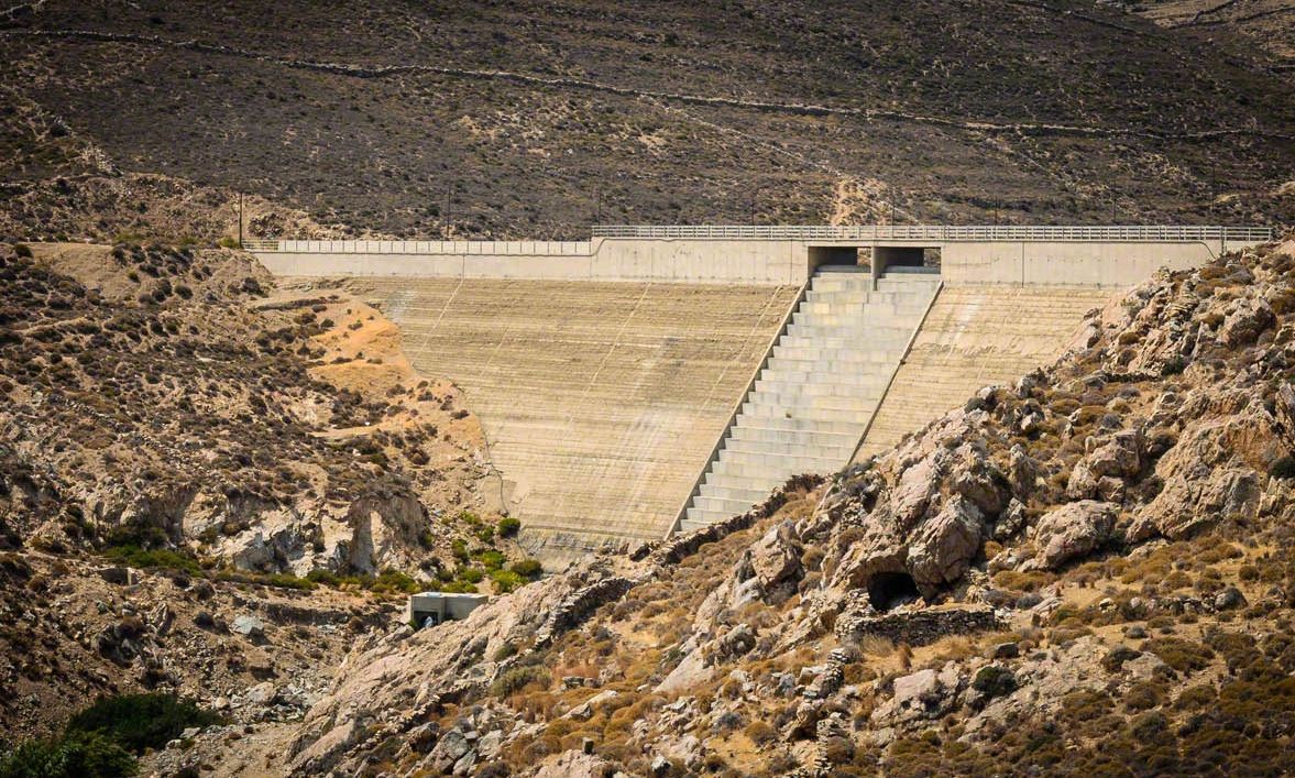 Σέριφος: 22χρονος βρέθηκε νεκρός πίσω από το φράγμα – Είχε εξαφανιστεί το προηγούμενο βράδυ