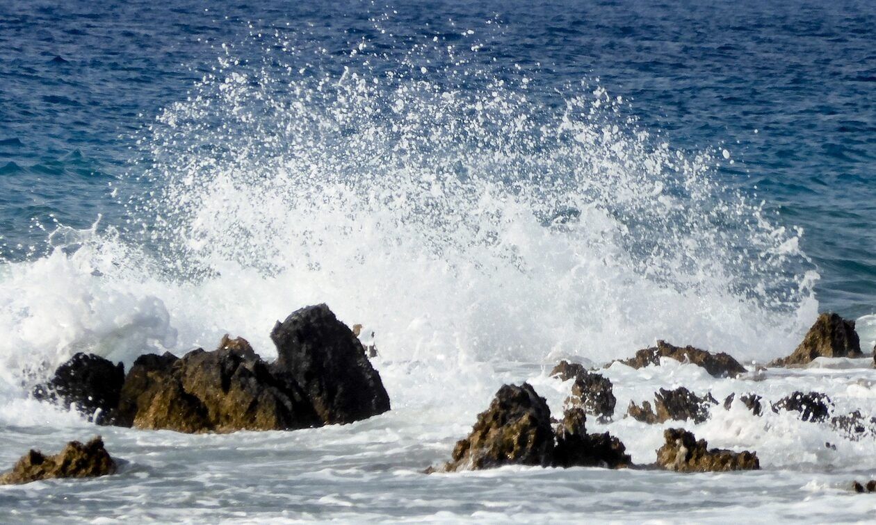Θάνατοι λουόμενων στο Μεσολόγγι, στο Κατάκολο, το Βόλο, τη Βουλιαγμένη και τον Άλιμο