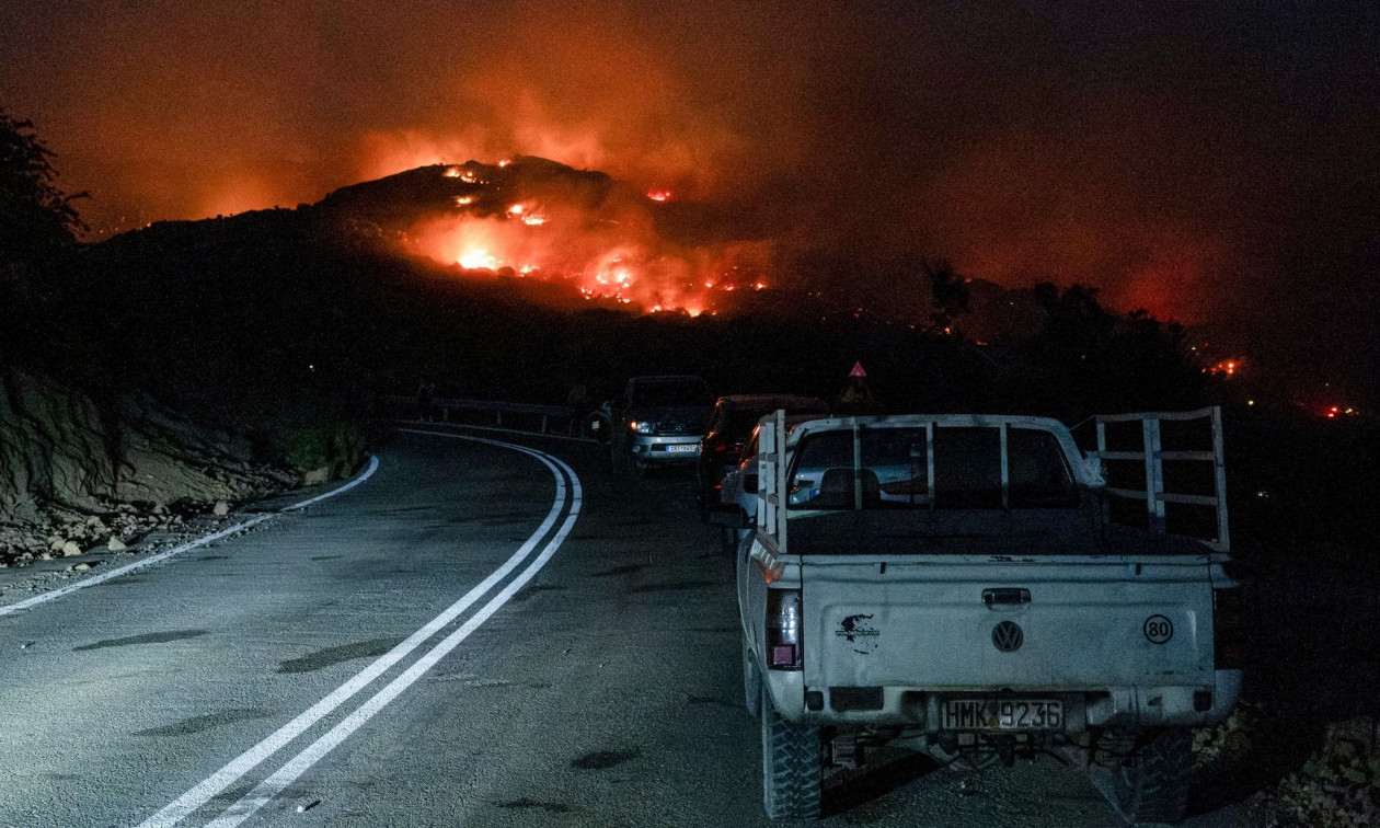 Φωτιά στα Χανιά: Καμμένα σπίτια, εκκλησία και οχήματα