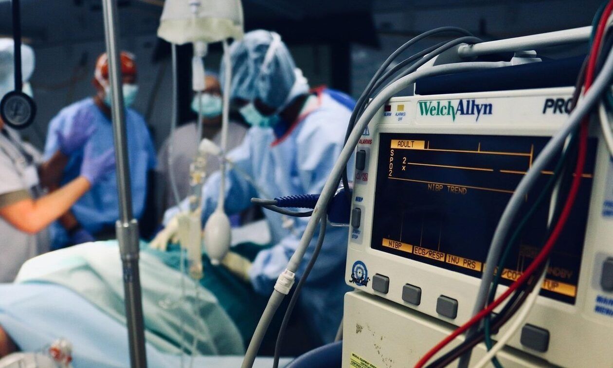 Η απίστευτη πρόκληση γιατρού σε ασθενή και η αποκάλυψη Άδωνι για τα «φακελάκια»