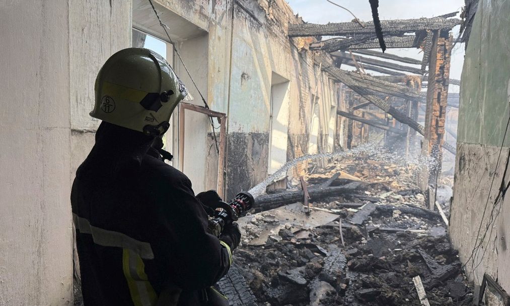 Ουκρανία: Τουλάχιστον 20 νεκροί από ρωσικά πλήγματα – Πυρκαγιά σε σιδηροδρομικό σταθμό στο Ραστόφ