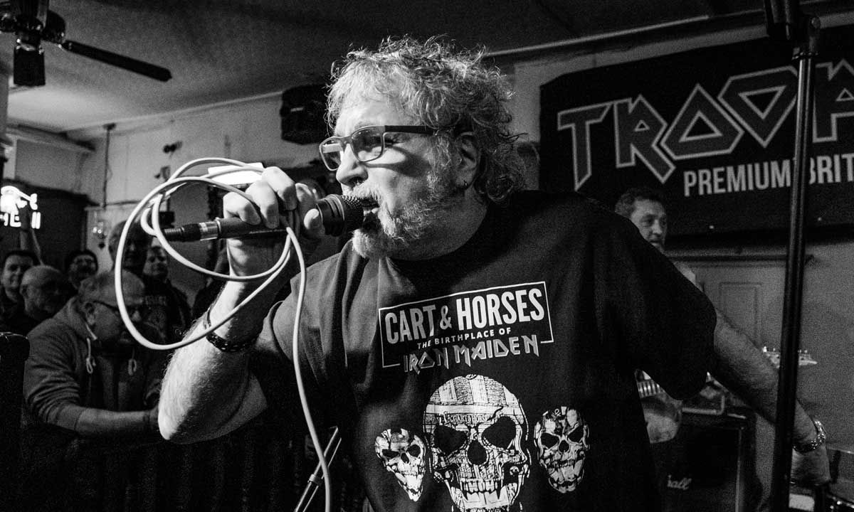 Iron Maiden: Πέθανε ο πρώτος τραγουδιστής τους, Πολ Μάριο Ντέι