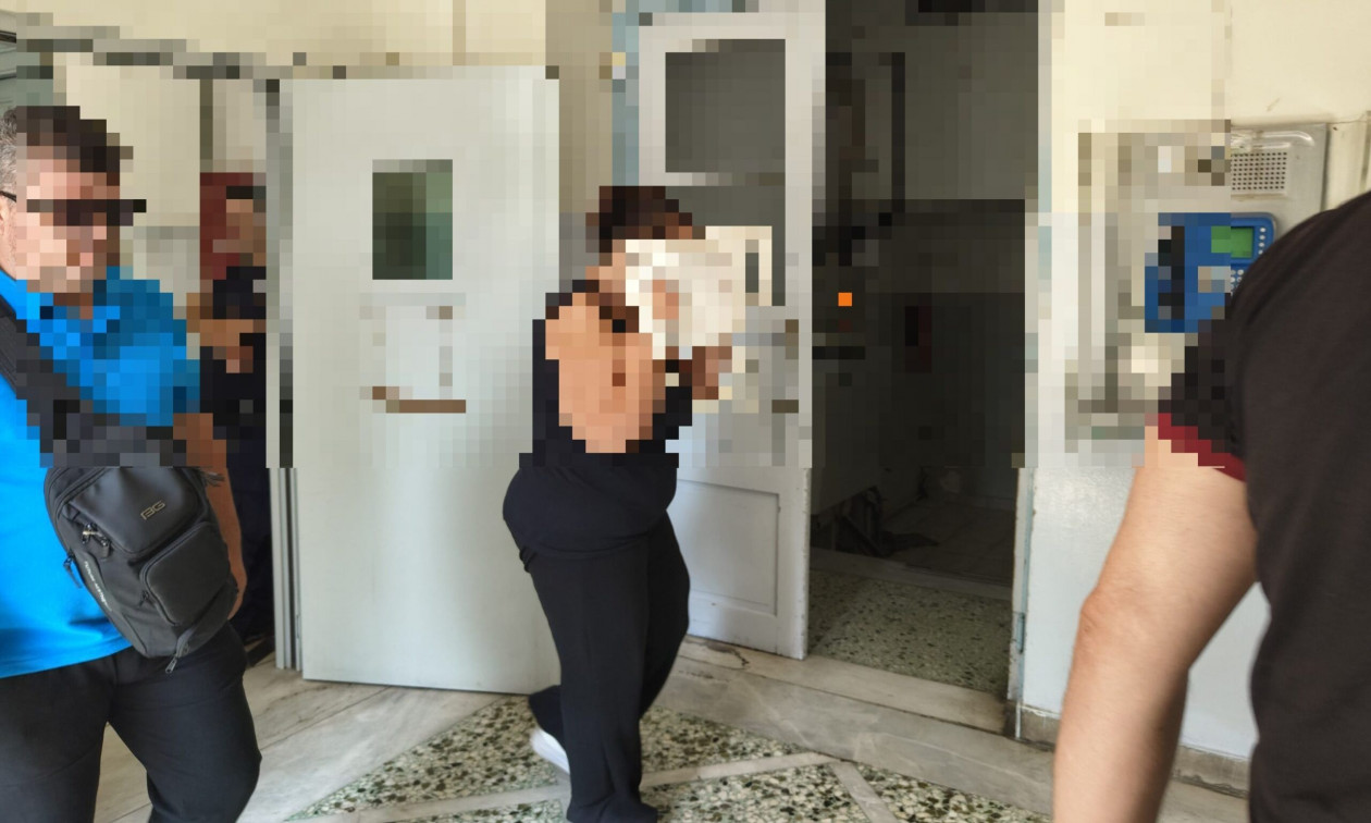 Βόλος: «Ζητώ συγγνώμη» είπε η 52χρονη που κατηγορείται για αιμομιξία με το ανήλικο παιδί της
