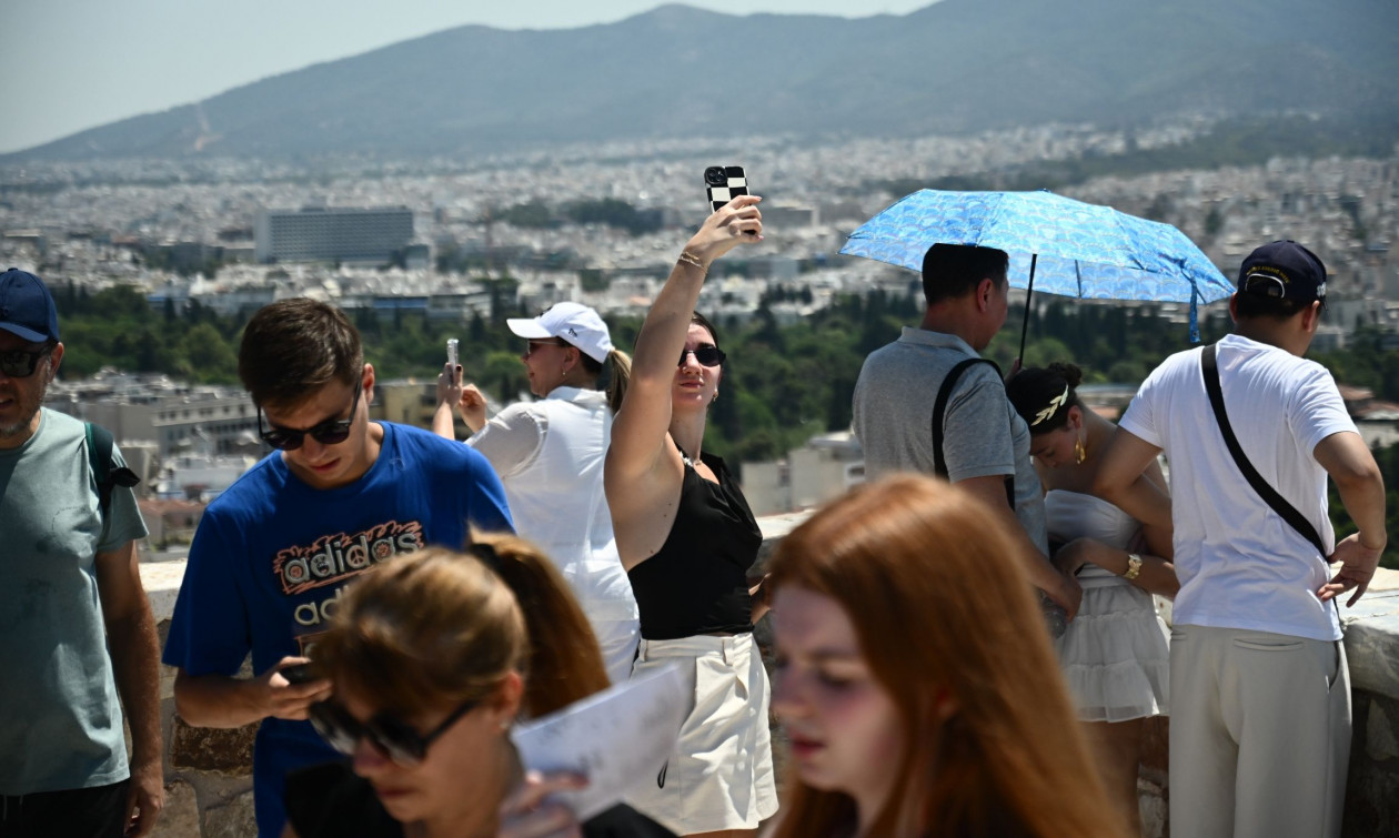 Αντιδράσεις για τον υπερτουρισμό σε ιστορικές συνοικίες της Αθήνας