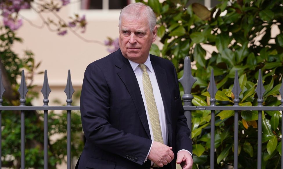 Πρίγκιπα Άντριους: Το «Μαύρο Πρόβατο» της Βασιλικής Οικογένειας που απείλησε το Στέμμα