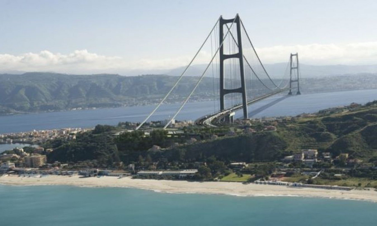 Ιταλία: Ξεκινούν πριν το τέλος του καλοκαιριού τα έργα για την τεράστια γέφυρα της Σικελίας