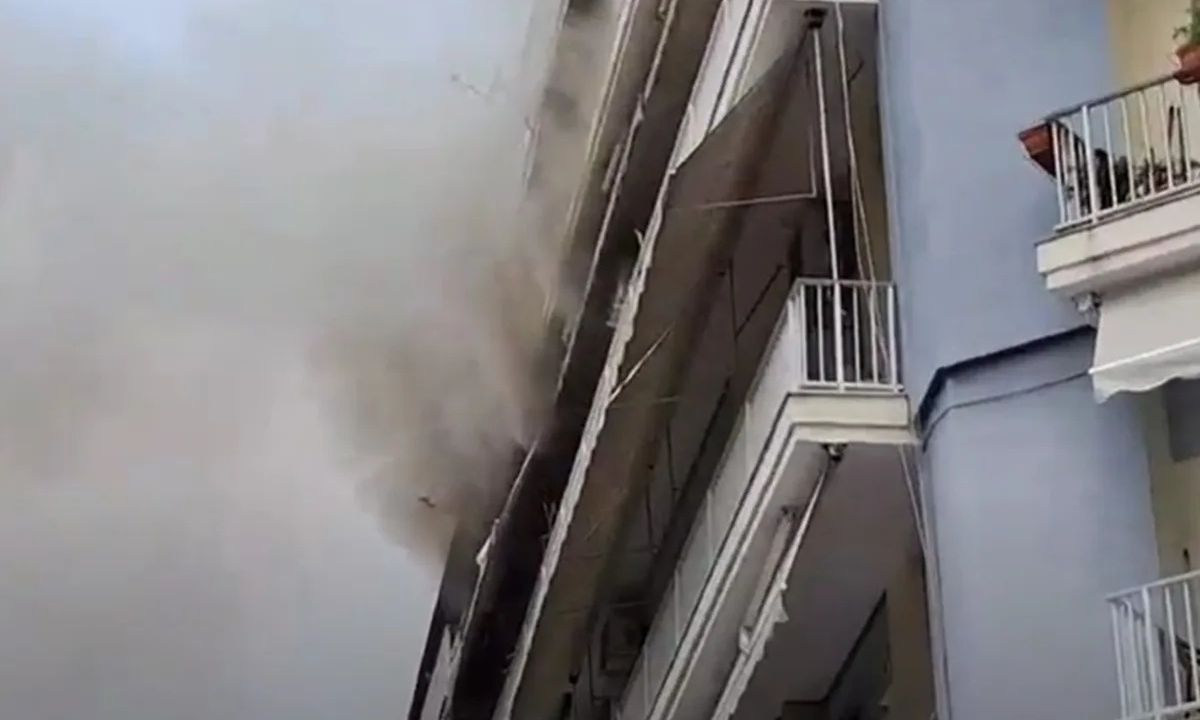 Διαμέρισμα στις Σέρρες τυλίχθηκε στις φλόγες – Εκτεταμένες ζημιές