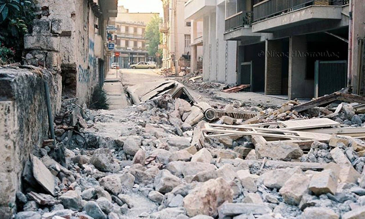 Σεισμός στην Καλαμάτα: Όταν τα 6 Ρίχτερ ισοπέδωσαν την πόλη