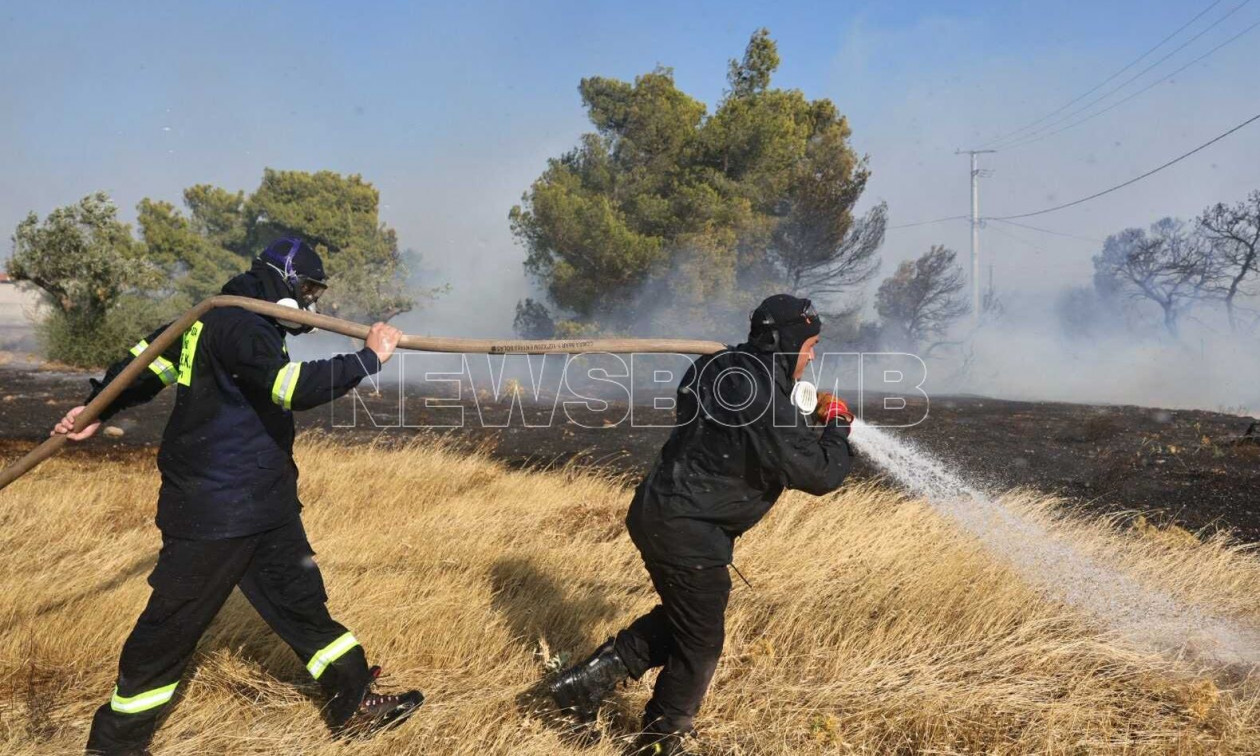 Φωτιά στην Κερατέα: Προληπτική εκκένωση του γηροκομείου στην Παλαιά Φώκαια
