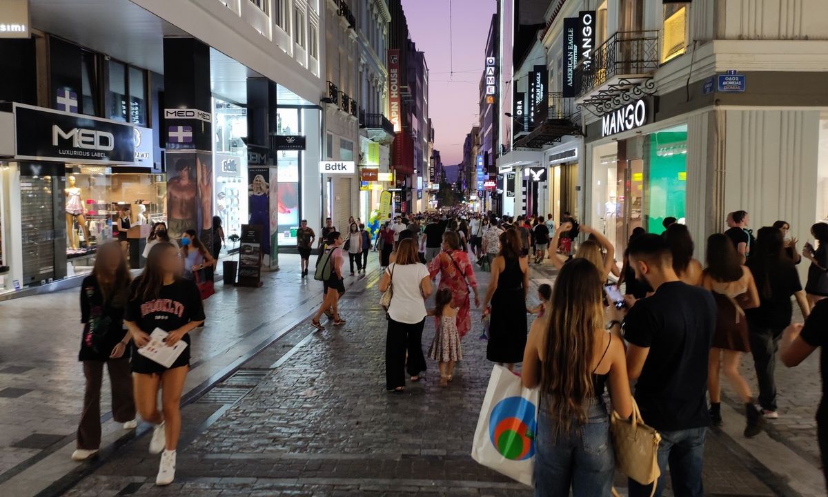 Θερινές εκπτώσεις έως τέλος Αυγούστου: Τι ισχύει για καταναλωτές και καταστηματάρχες
