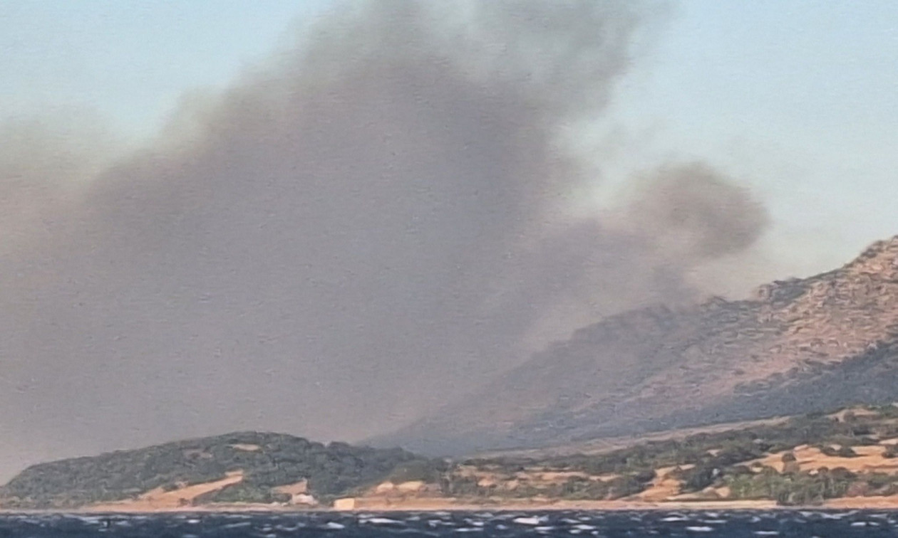 Φωτιά τώρα σε δασική έκταση στη Σαμοθράκη – Πνέουν ισχυροί άνεμοι