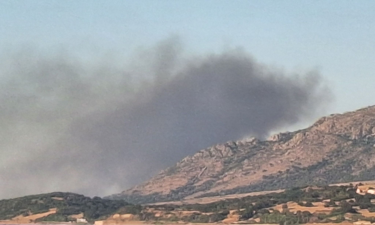 Φωτιά τώρα σε δασική έκταση στους άνω Καρυώτες Σαμοθράκη: Μήνυμα του 112