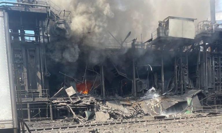 ΗΠΑ: Σφοδρή έκρηξη σε εργοστάσιο της US Steel – Άνθρωποι εγκλωβισμένοι κάτω από τα ερείπια – Βίντεο