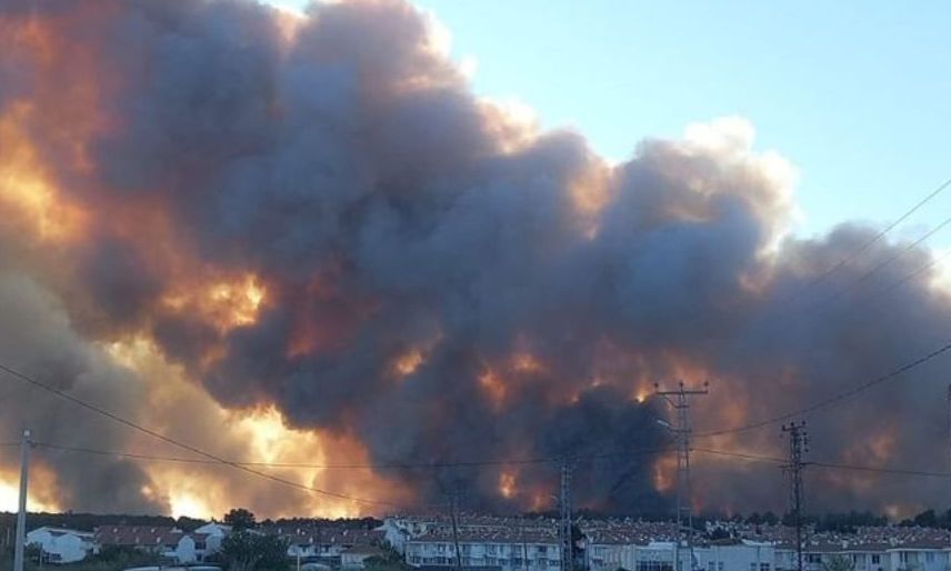 Τουρκία – Φωτιά στην Ανδριανούπολη: Ο άνεμος μπορεί να μεταφέρει τις φλόγες στα σύνορα με την Ελλάδα