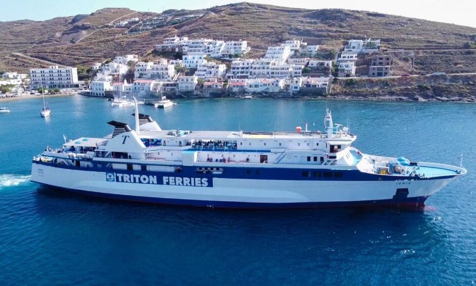 Μηχανική βλάβη στο «Ιονίς» – Πλέει ακυβέρνητο μεταξύ Κέας και Μακρονήσου