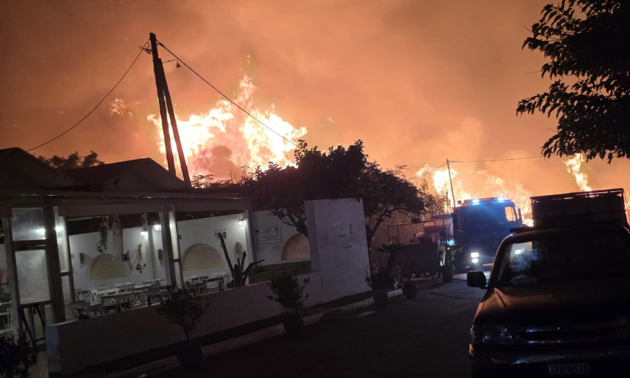 Φωτιά στη Χίο: Νέο μήνυμα από το 112 – Εκκενώνονται έξι οικισμοί