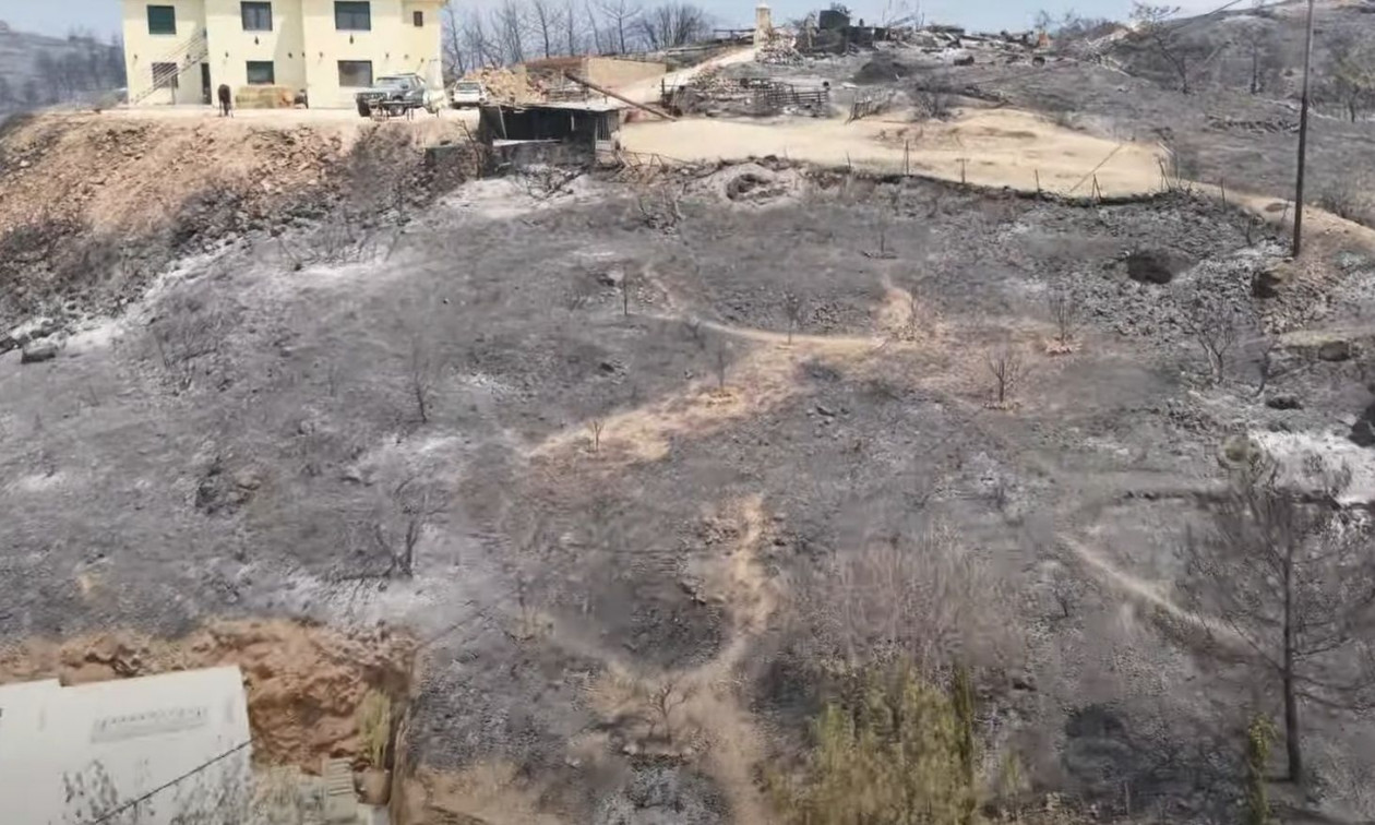 Φωτιά στη Χίο: Αποκαλυπτικές εικόνες από την καταστροφική πορεία της πυρκαγιάς καταγράφει drone