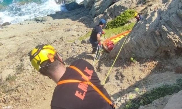 Εργατικό ατύχημα στην Κρήτη: 53χρονος έπεσε σε γκρεμό ενώ καθάριζε πισίνα ξενοδοχείου – Φωτογραφίες