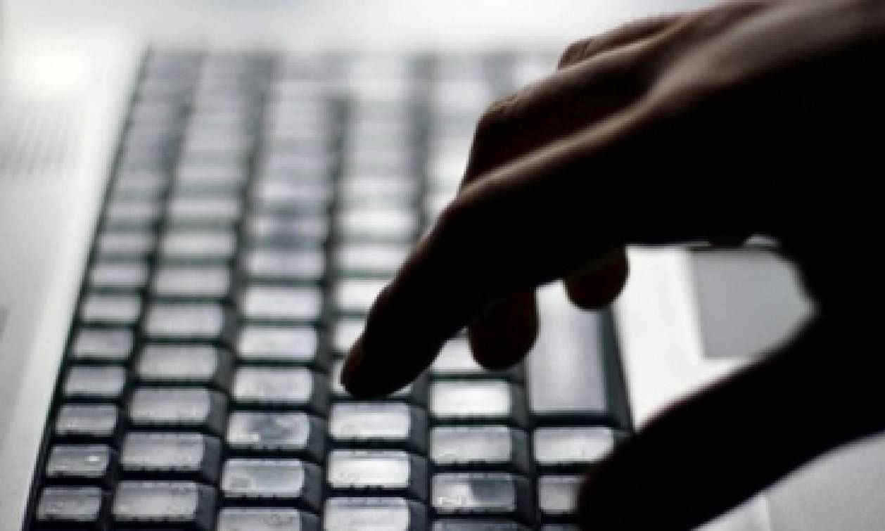 Πασίγνωστη influencer στο στόχαστρο της Δίωξης Ηλεκτρονικού Εγκλήματος – Διαφήμιζε παράνομα site